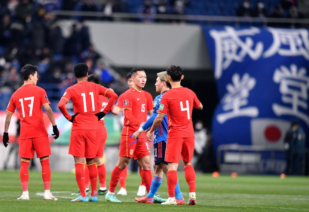 最终罗马主场3-1击败乌迪内斯，升至积分榜第五位，距离前四仅有3分差距。
